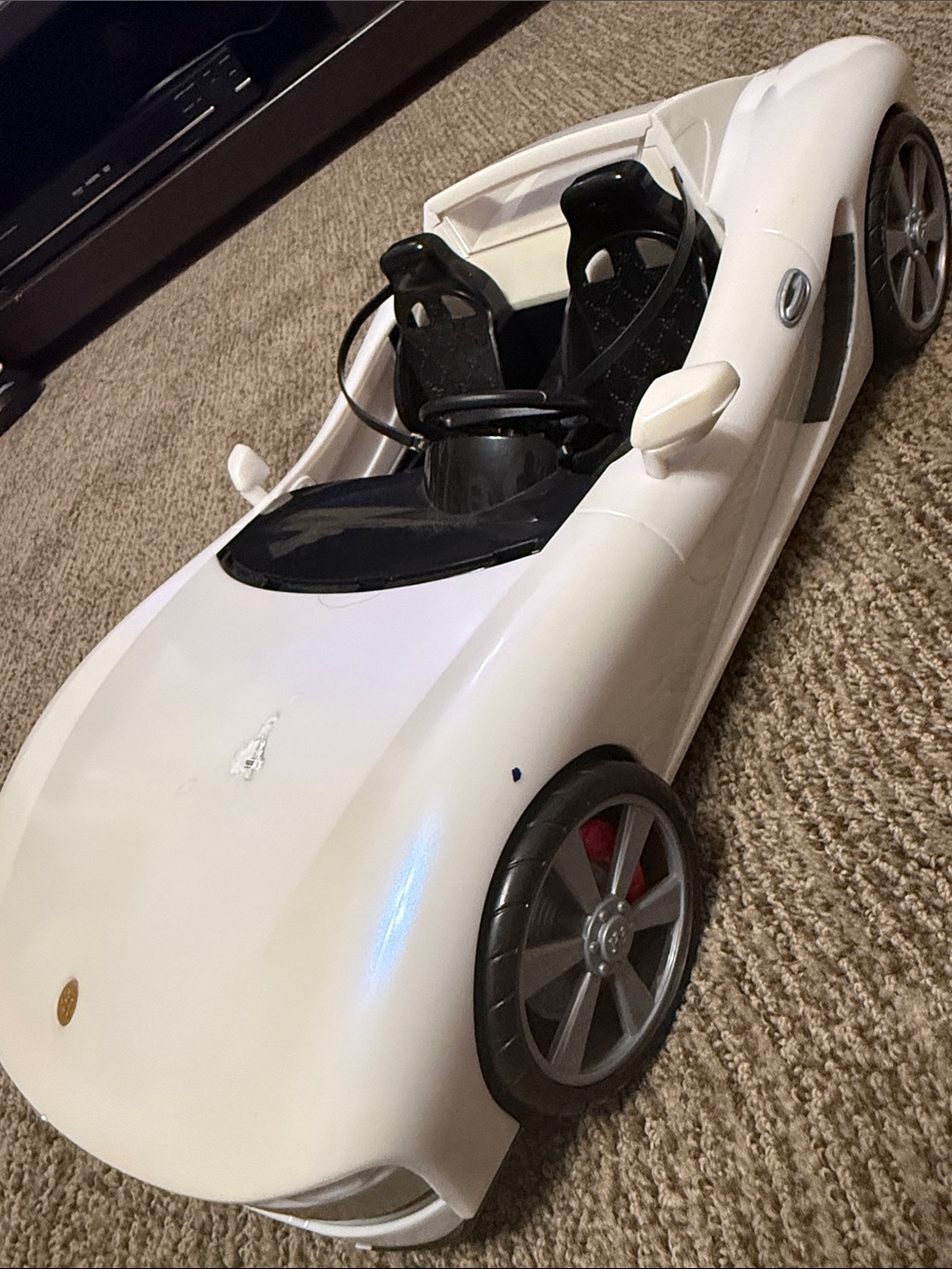 MGA Entertainment Rainbow High  zChance Color -On Sports Car